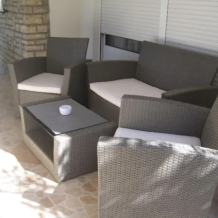 Ivan アパート ザダル